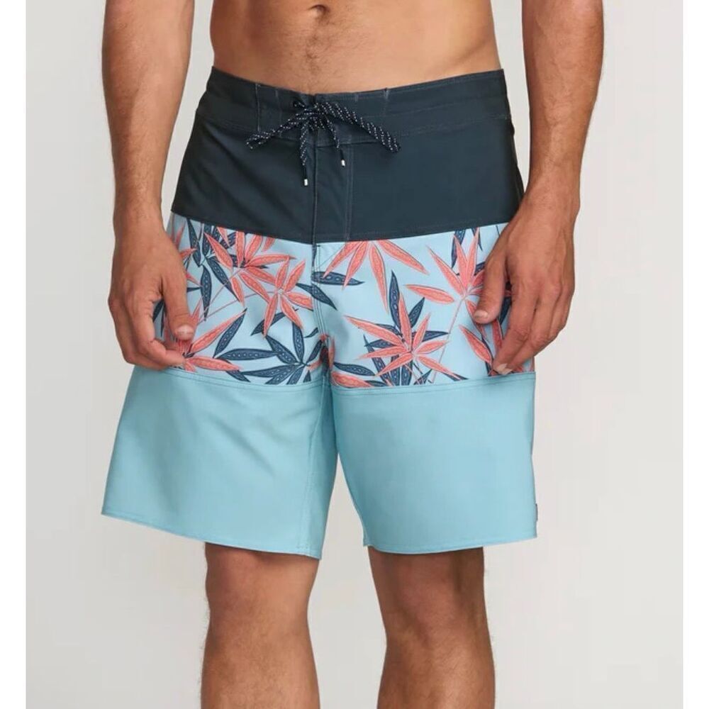 Billabong size 30 NWT Tribong Pro Boardshorts mid length blue swimwear shorts